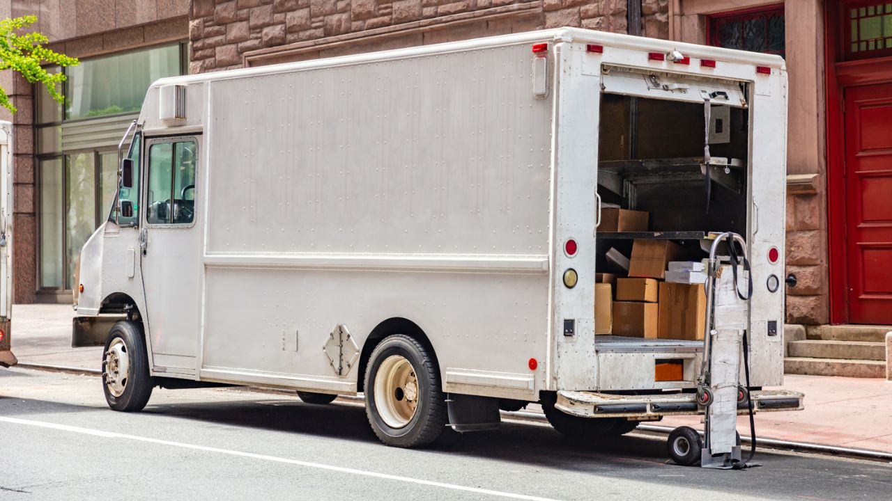 Top Benefits of Using High-Quality Cube Van Roll-Up Door Parts